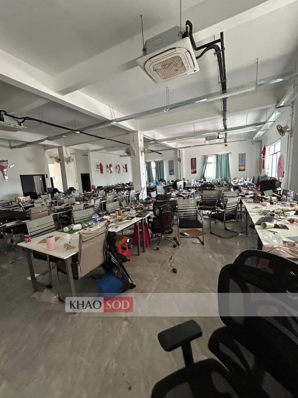 现场照片披露!泰国边境电诈窝点竟发现“多国警察局”!(5) 现场照片披露!泰国边境电诈窝点竟发现“多国警察局”!(5)